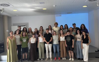 El Director del IRJ visita en Calahorra dos cursos de formación juvenil